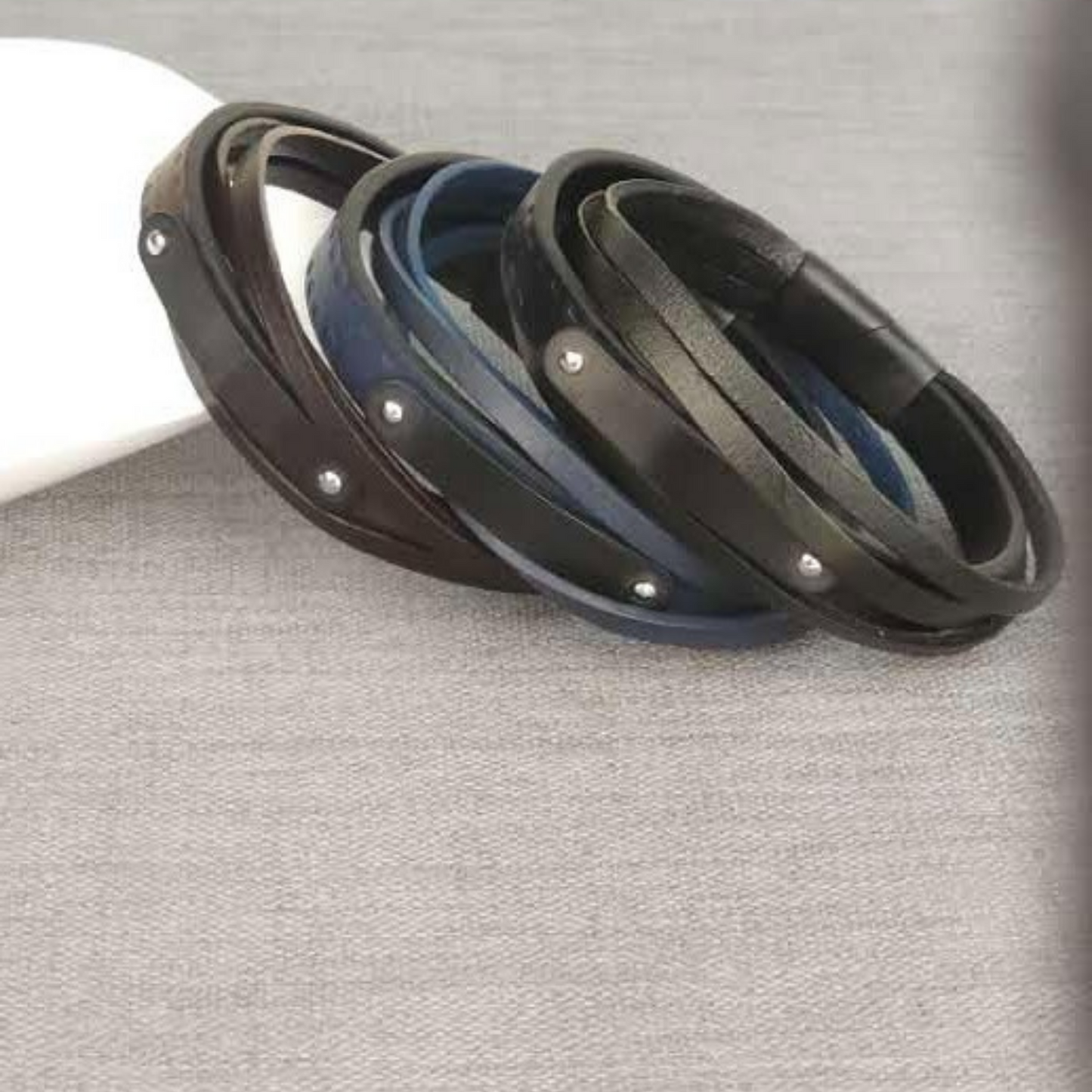 Black Multistand Name Band