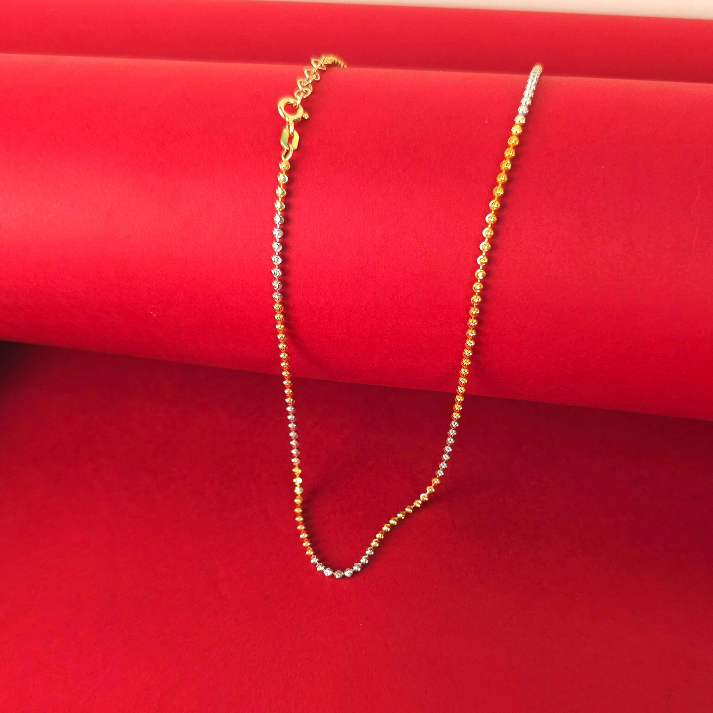 Balls-on-a-Loop (S) Chain